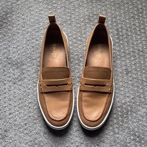 Vionic Uptown Loafer never worn!